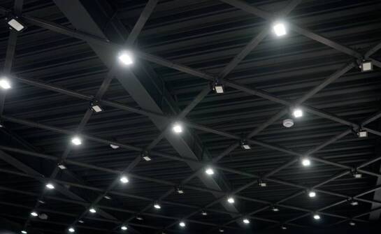 Znaczenie pomiarów oświetlenia w sportowych i rekreacyjnych obiektach