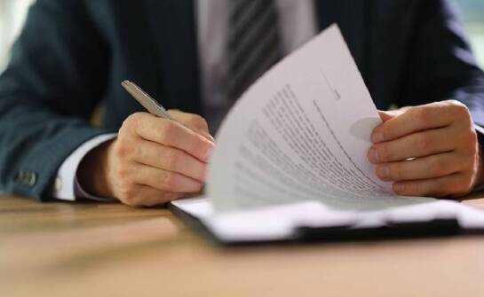 Jakie korzyści przynosi poświadczenie notarialne zgodności dokumentów?