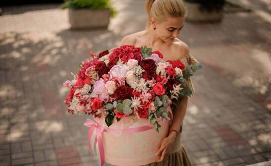 Jakie kwiaty najlepiej sprawdzają się w boxach flower?