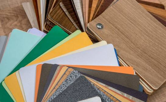 Jakie czynniki wpływają na wybór odpowiedniego typu opakowania do płyt CD/DVD?