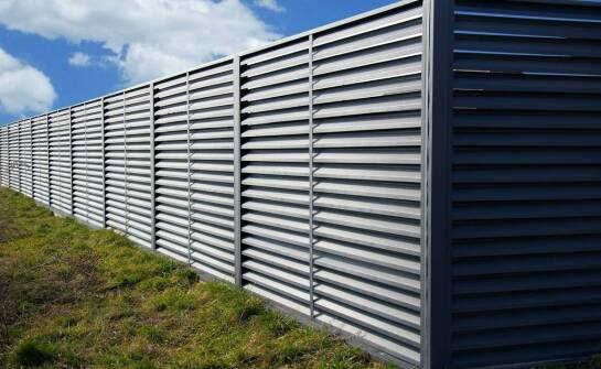 Innowacje technologiczne w modułowych systemach bezpieczeństwa ogrodzeń