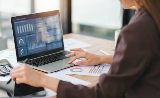 Efektywne zarządzanie finansami dzięki programom Nexo Insert