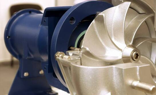 Jak głębinowe pompy wpływają na procesy chłodnicze w przemyśle?