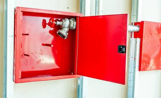 Rola hydrantowych instalacji w zintegrowanych systemach zabezpieczeń przeciwpożarowych