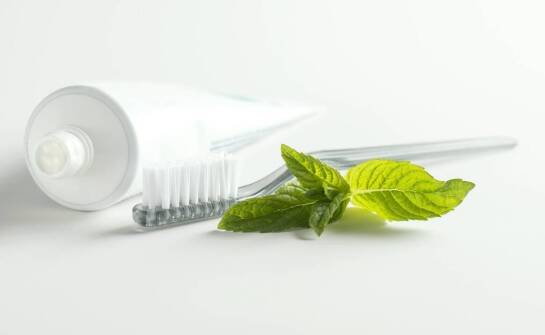 Ziołowa formuła pasty do zębów Diamond a codzienna higiena jamy ustnej