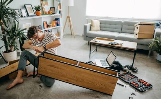 Nowoczesne techniki montażu biurowych mebli: co warto wiedzieć?