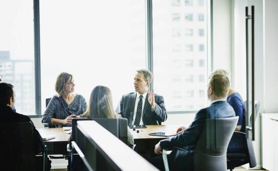 Jak skutecznie egzekwować umowne kary w zamówieniach publicznych?