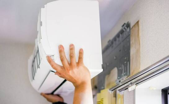 Jakie są kluczowe etapy montażu klimatyzatorów w domach jednorodzinnych?