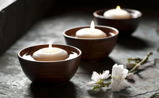 Aromaterapia a właściwości regeneracyjne kremów do ciała
