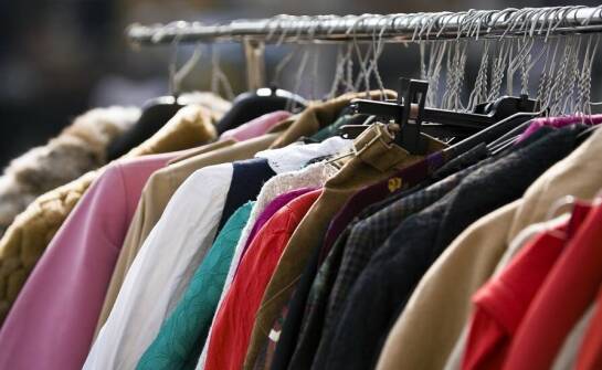 Wybór casualowych ubrań w sklepie online z używaną odzieżą – co warto wiedzieć?