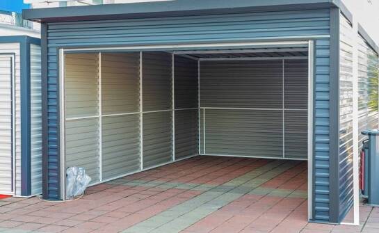 Główne zalety blaszanych garaży w codziennym użytkowaniu