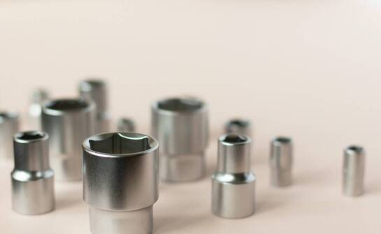 Porównanie różnych typów świec zapłonowych dla Forda