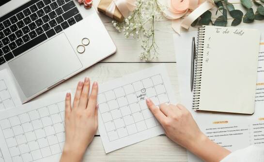 Gotowe zaproszenia do wypisania: szybkie rozwiązanie dla zapracowanych par