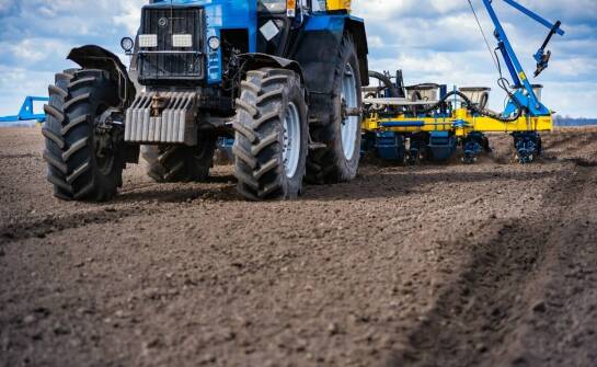Leasing traktorów jako wsparcie w sezonie wzmożonej pracy rolniczej