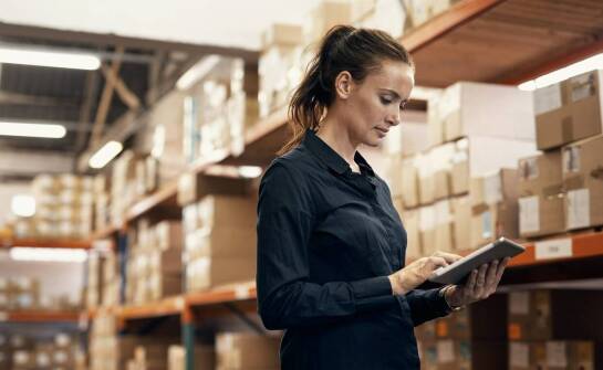 Dlaczego warto postawić na mobilny odbiór palet?