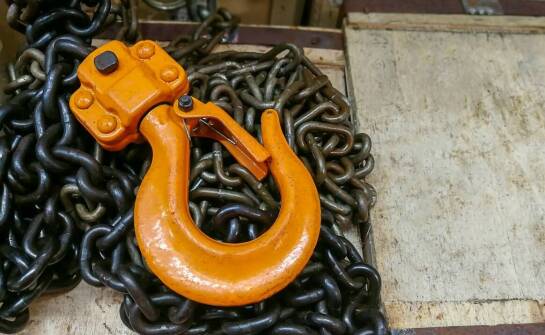 Specyfikacja hakowych kontenerów dla branży budowlanej