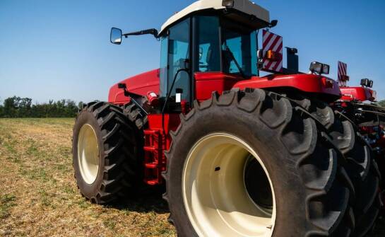 Jakie są koszty związane z przedłużeniem umowy leasingowej na ciągnik siodłowy?