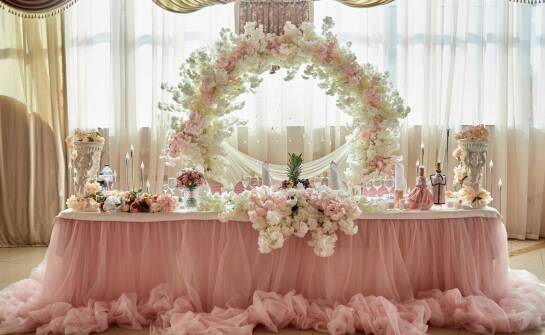 Wesela w Opalenicy: Dekoracyjne trendy na nadchodzący sezon