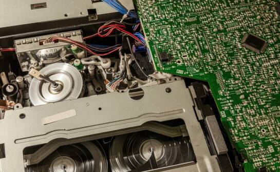 Zastosowanie samowulkanizacyjnej taśmy w naprawach urządzeń elektronicznych