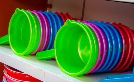 Jakie technologie są stosowane w produkcji zamkniętych kontenerów?