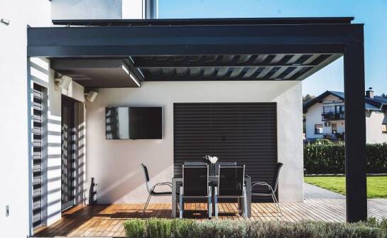 Zalety pergoli na wymiar w tworzeniu rekreacyjnej przestrzeni na tarasie