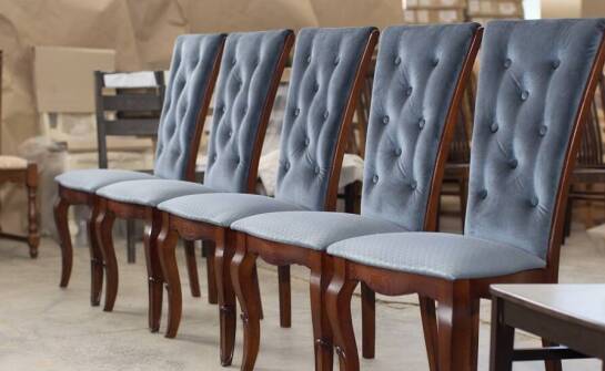 Jak różne style krzeseł wpływają na wnętrza aranżację?