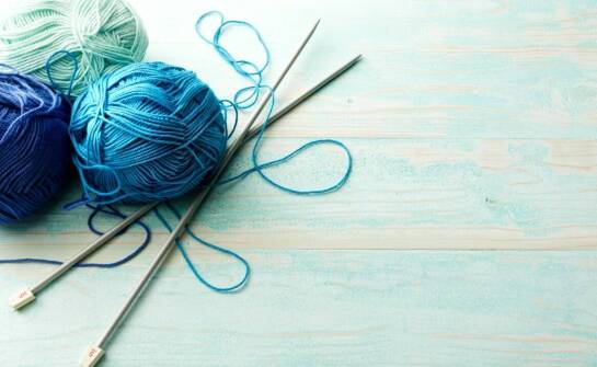 Jakie dziewiarskie akcesoria wybrać, aby ułatwić sobie pracę?