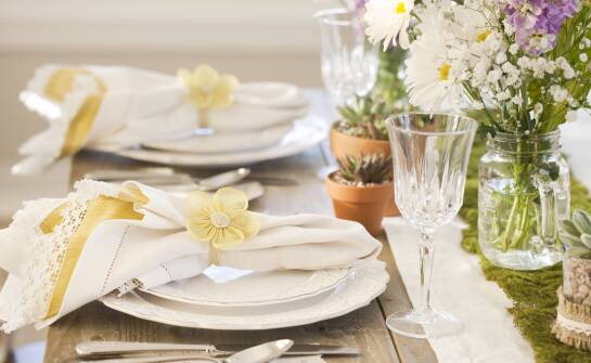 Jakie ozdobne dodatki warto zastosować w projektach na specjalne okazje?