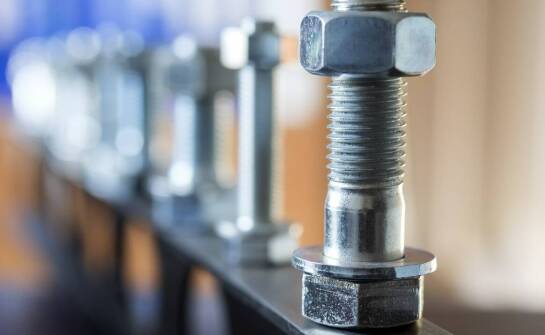 Zastosowanie nitonakrętek w branży motoryzacyjnej – co warto wiedzieć?