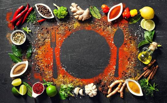 Korzenne przyprawy a zdrowe gotowanie: co warto wiedzieć?