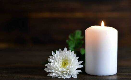 Jak zakład pogrzebowy wspiera rodziny w personalizacji ceremonii pożegnalnej?