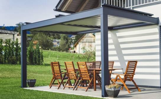 Praktyczne rozwiązania dla zadaszeń tarasów ogrodowych