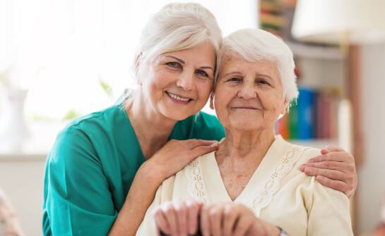 Jakie są różne formy zatrudnienia opiekunek dla osób starszych w Niemczech?