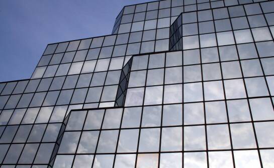 Einfluss von Glasfassaden auf die moderne Stadtarchitektur