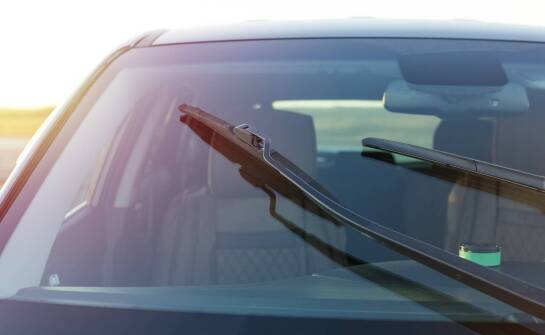 What is original equipment manufacturer (OEM) auto glass?