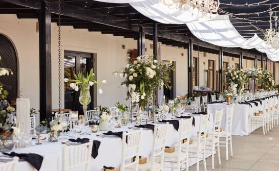 Plenerowe przyjęcia w restauracji – co wyróżnia naszą ofertę?