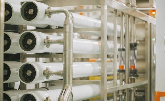 Filtry do przemysłowej wody – jak wpływają na procesy uzdatniania wody?