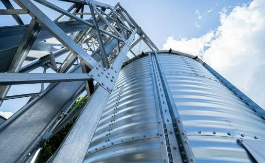 Anpassung von Trichtersilo an spezifische Bedürfnisse verschiedener Branchen
