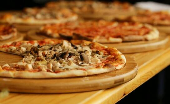 Jak dobra pizzeria podnosi standardy obsługi dla klienta?