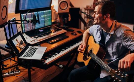 Wpływ profesjonalnego głosu banku na jakość reklamowych kampanii