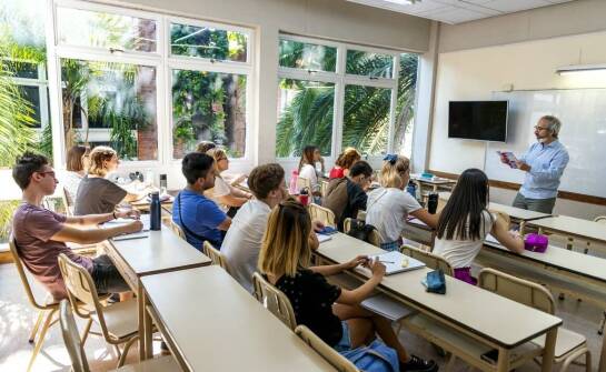 Efektywność nauczania a wybór odpowiednich szkolnych tablic