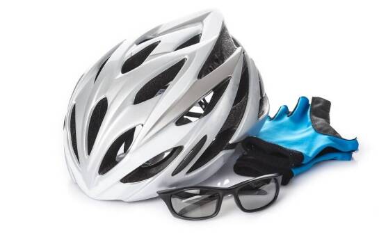 Akcesoria rowerowe w hurtowni – co warto mieć zawsze przy sobie?