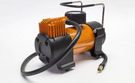 Jakie pompki do pontonów sprawdzą się w trudnych warunkach pogodowych?