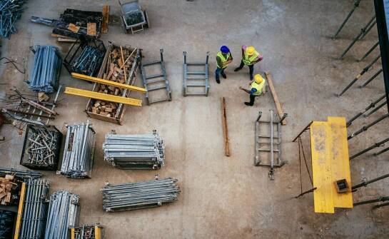 Jakie są najważniejsze czynniki wpływające na koszty realizacji kubaturowych inwestycji?