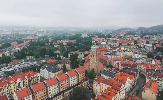 Jak nasze elastyczne oferty przewozowe dopasowują się do potrzeb klientów w Jeleniej Górze?