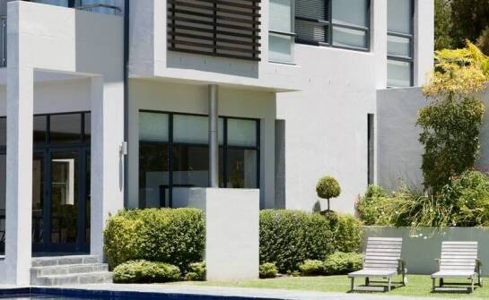 Wybór pompy ciepła do wkopywanych basenów ogrodowych – na co zwrócić uwagę?