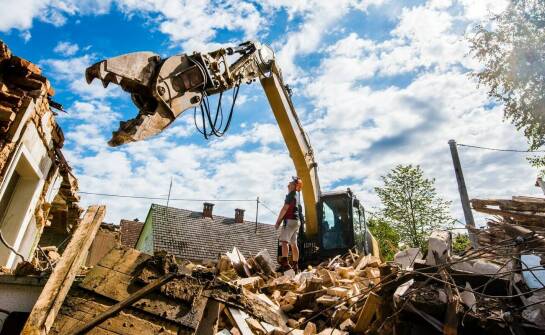 Najczęstsze wyzwania przy rozbiórkach przemysłowych obiektów
