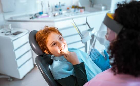 Dziecięca stomatologia w przychodniach współpracujących z NFZ