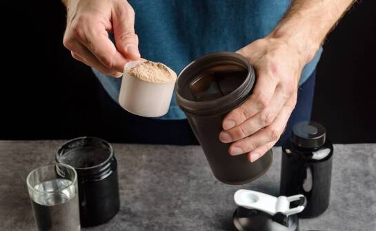 Jakie suplementy z USA warto stosować podczas siłowego treningu?