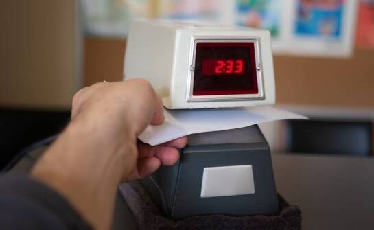 Jak systemy zarządzania czasem pracy wspierają efektywność w firmach?